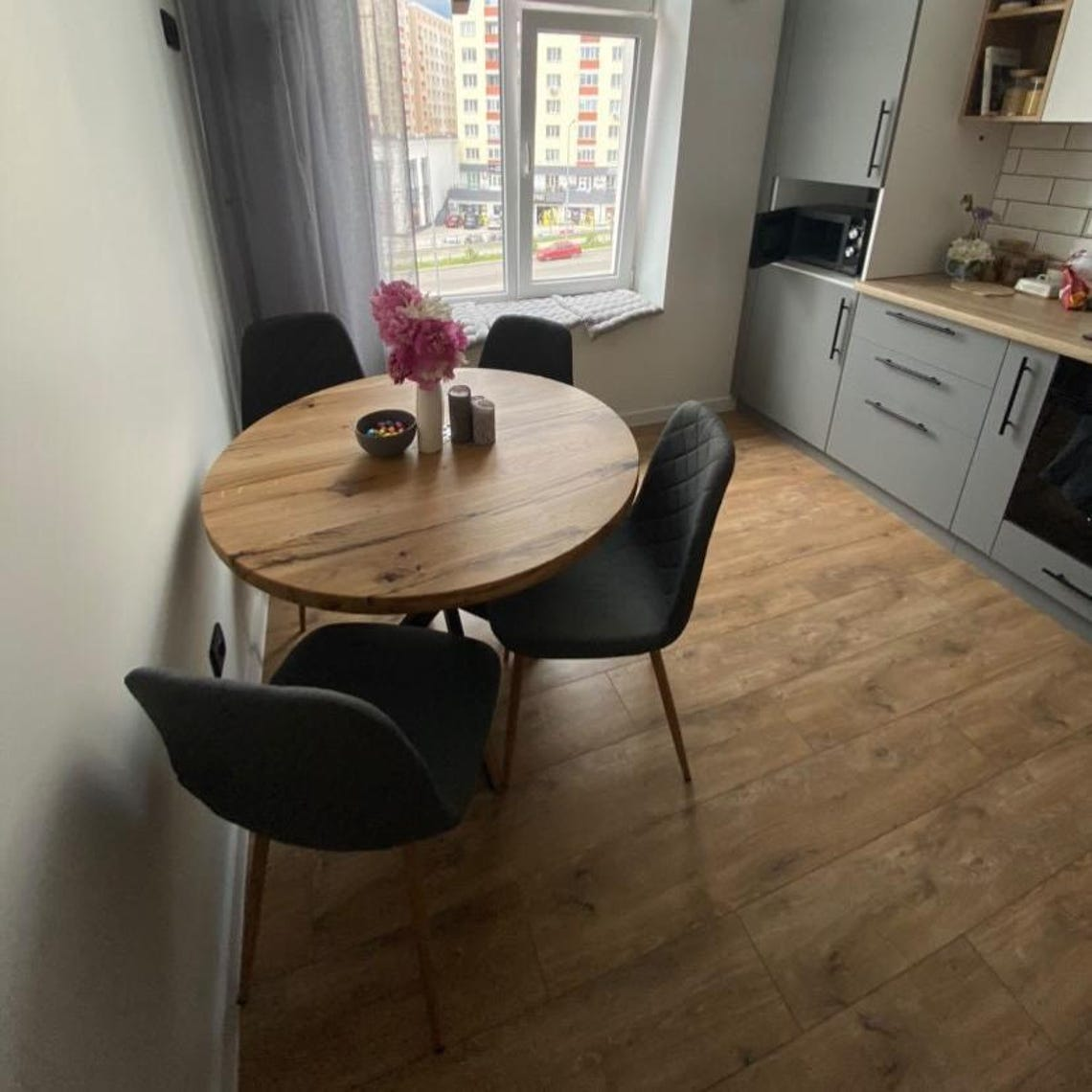 Round Extendable Solid Oak Dining Table with Metal Base
