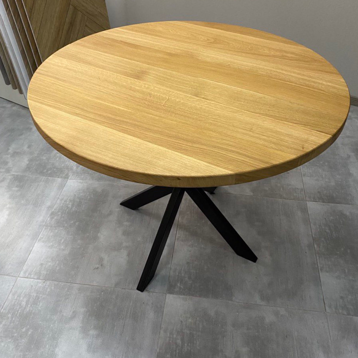 Round Extendable Solid Oak Dining Table