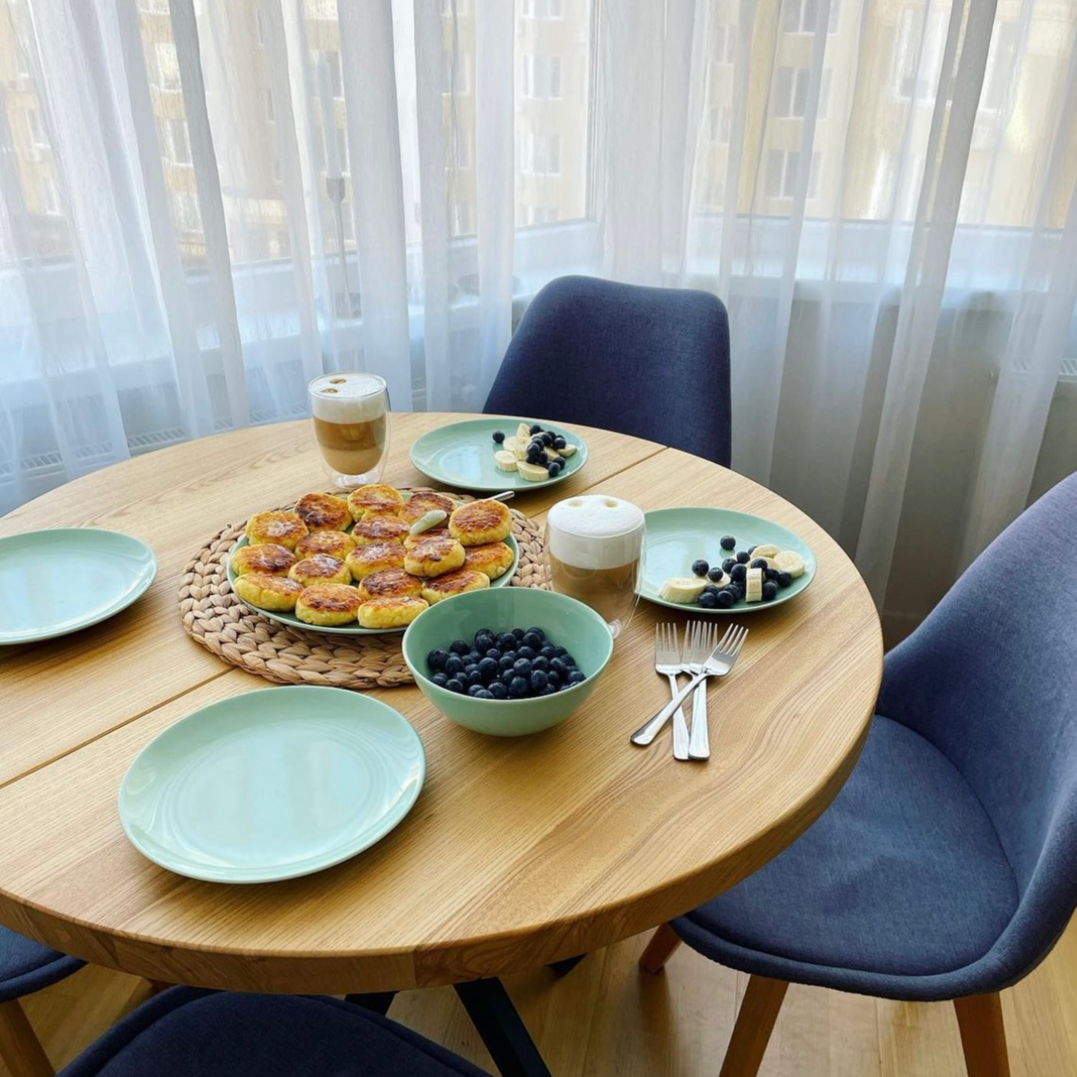 Round Extendable Solid Oak Dining Table