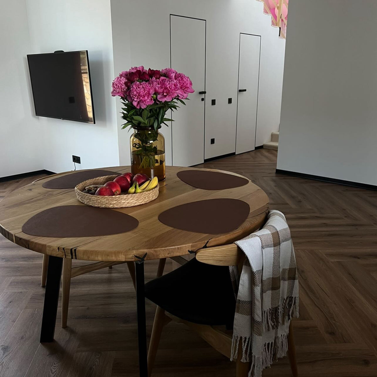 Solid Oak Round Extendable Dining Table with Metal Base
